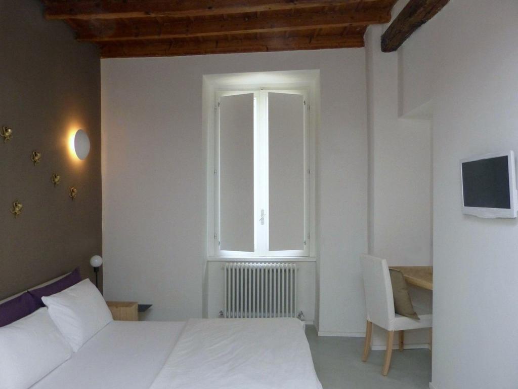 Fontana Rooms Lake Como Стая снимка